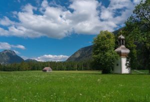 Landscape Mountains Meadow Chapel  - Heidelbergerin / Pixabay