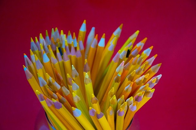 Pencils Colorful Color School  - lucasgeorgewendt / Pixabay