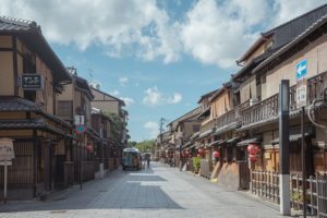 Japan Road Street Urban Village  - jessicakwok / Pixabay