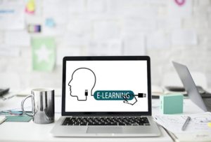 E Learning Training School Online  - ArtsyBee / Pixabay