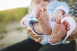 Baby Child Feet Family Happy Boy  - fancycrave1 / Pixabay