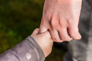 Hands Child S Hand Hold Tight  - Myriams-Fotos / Pixabay